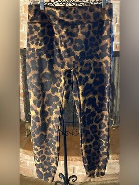 G by Giuliana Black and Brown Leopard Print Leggings